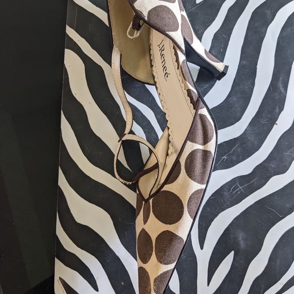 Pre-owned J. Renee shoes. Size 12W - Picture 4 of 12